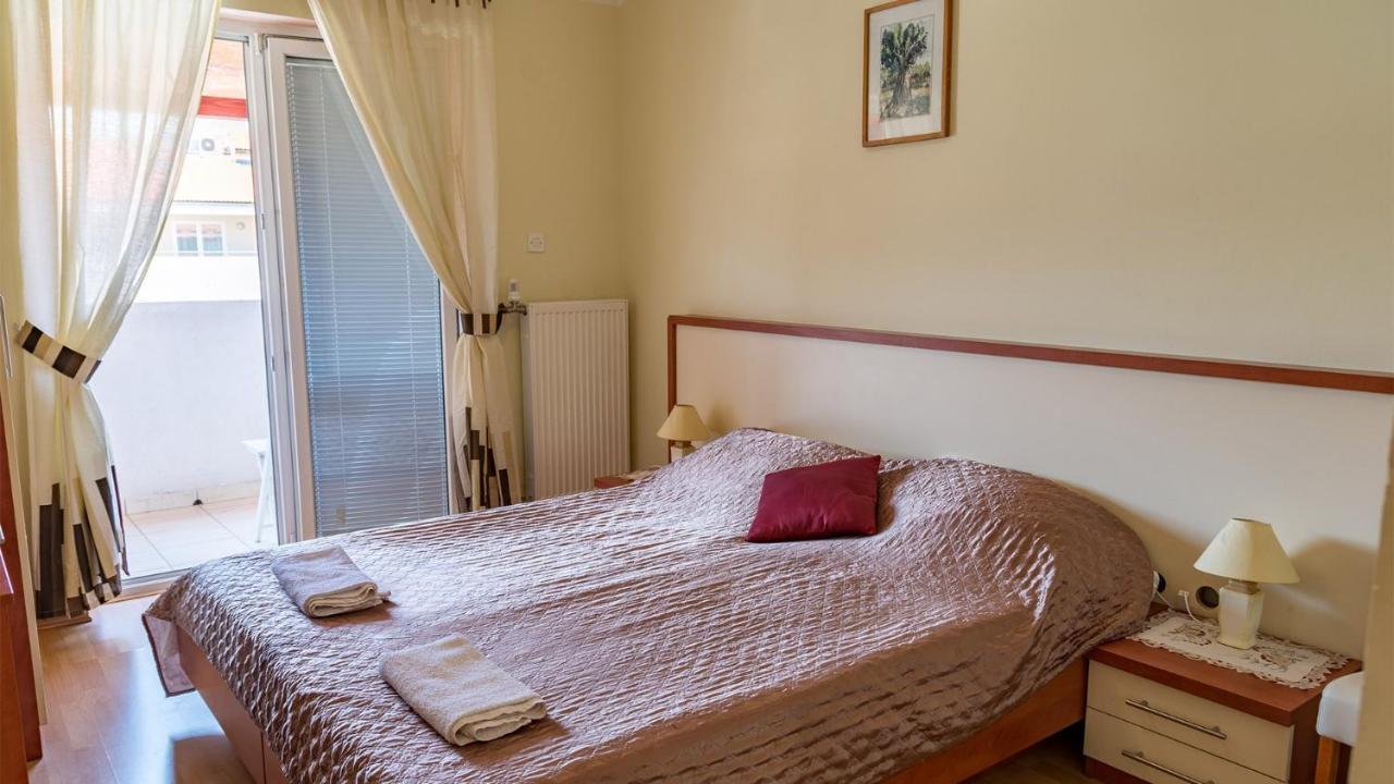 Pag Marina Rooms & Apartment ภายนอก รูปภาพ