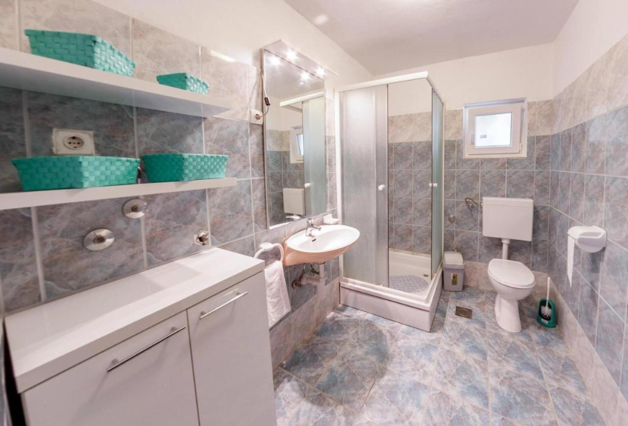 Pag Marina Rooms & Apartment ภายนอก รูปภาพ