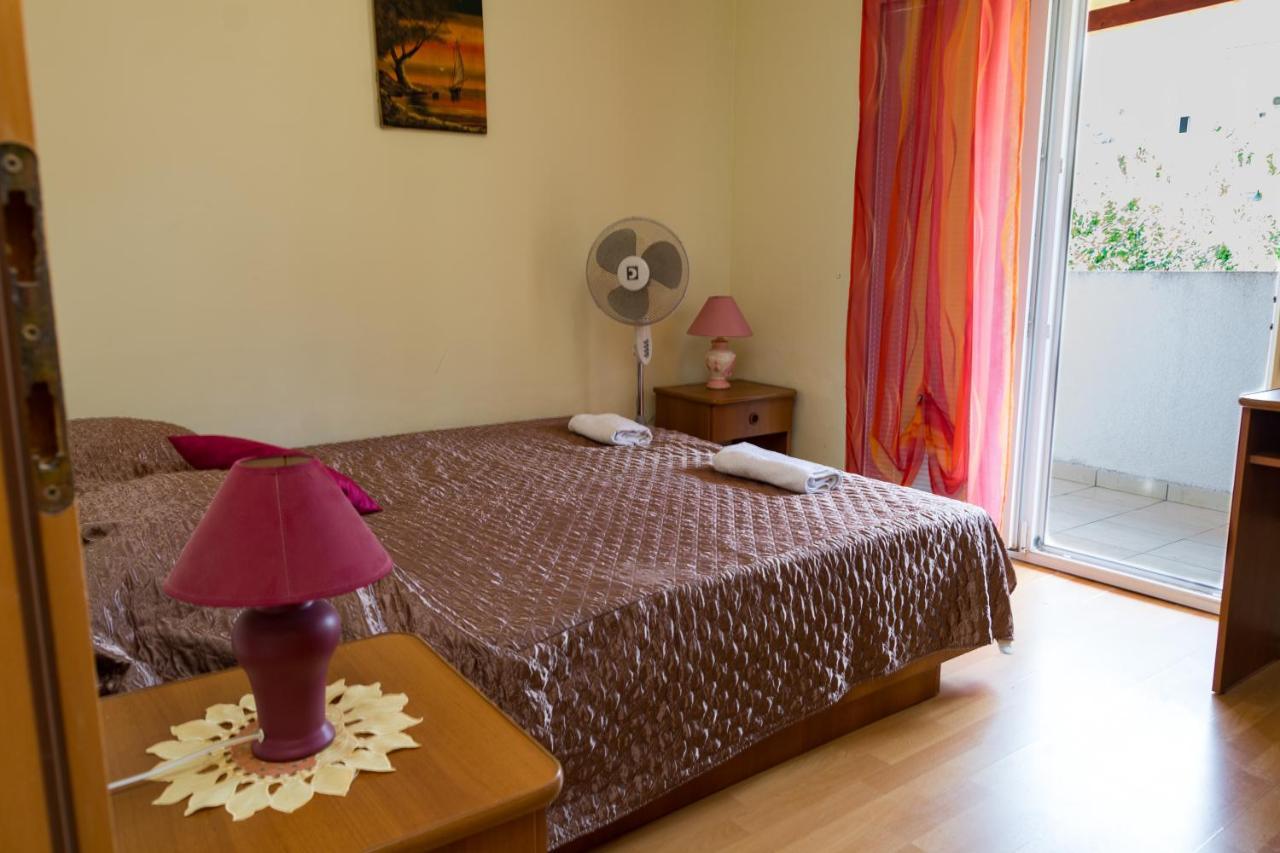 Pag Marina Rooms & Apartment ภายนอก รูปภาพ
