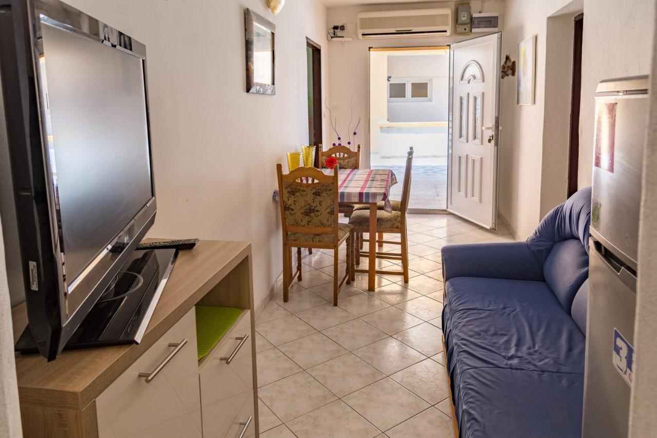 Pag Marina Rooms & Apartment ภายนอก รูปภาพ