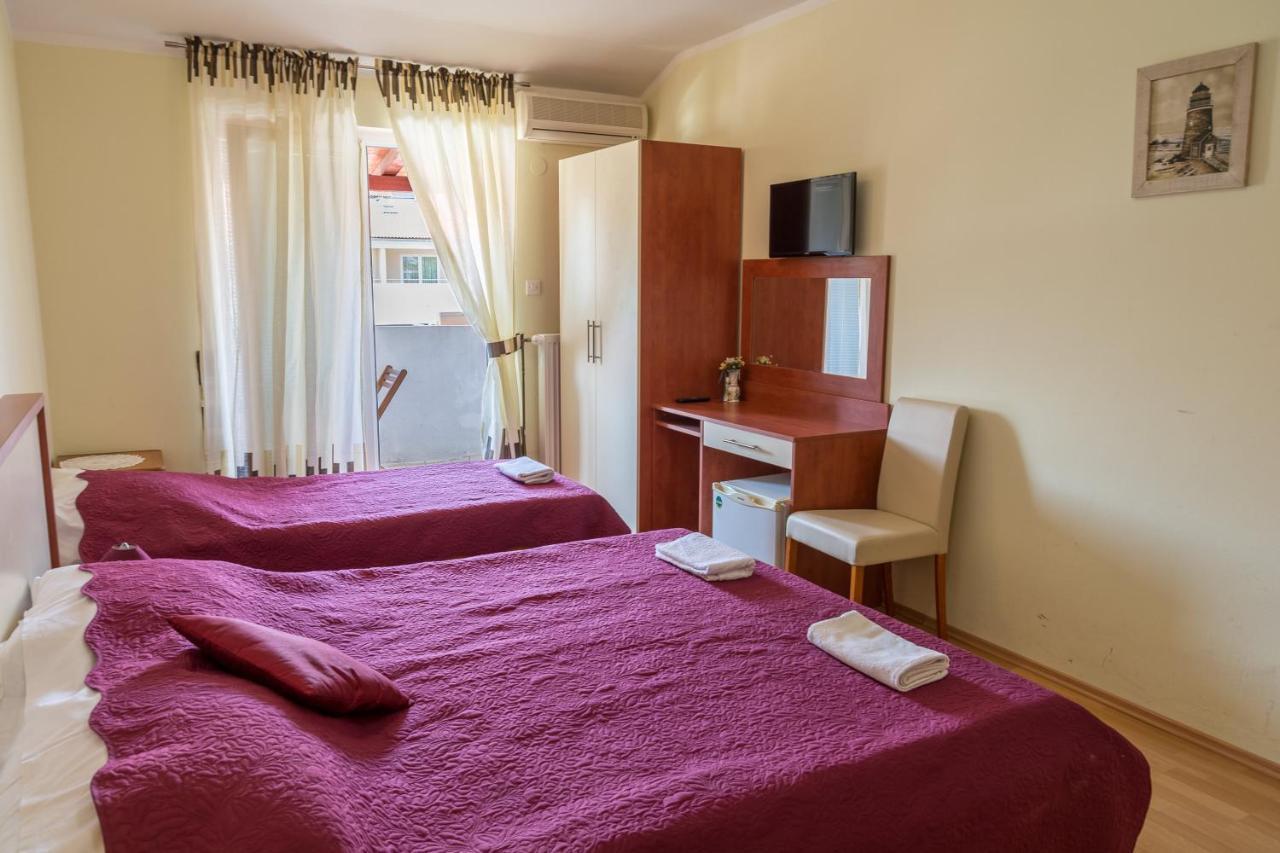 Pag Marina Rooms & Apartment ภายนอก รูปภาพ