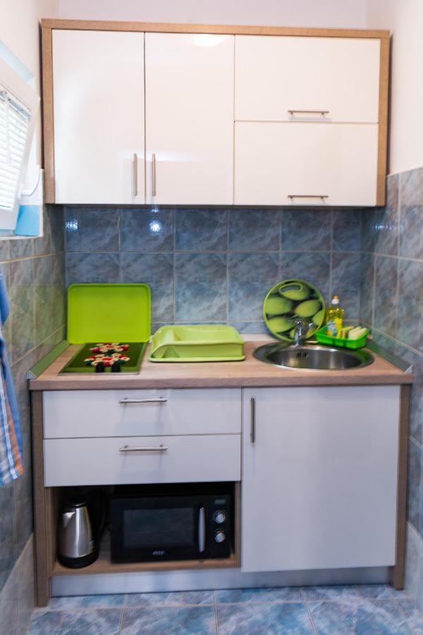 Pag Marina Rooms & Apartment ภายนอก รูปภาพ